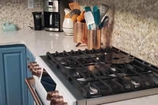 Frigorífic, microones, forn i placa de cuina