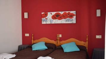 Quarto casal ou duplo | Camas extras/dobráveis (sobretaxa), Wi-Fi de cortesia
