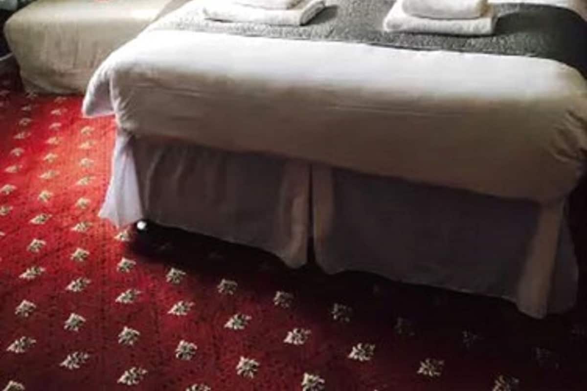 Rollaway beds, free WiFi