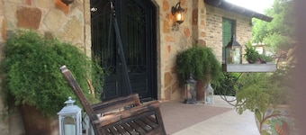 Quiet country setting, 15 min to Waco, 20 min to Baylor University