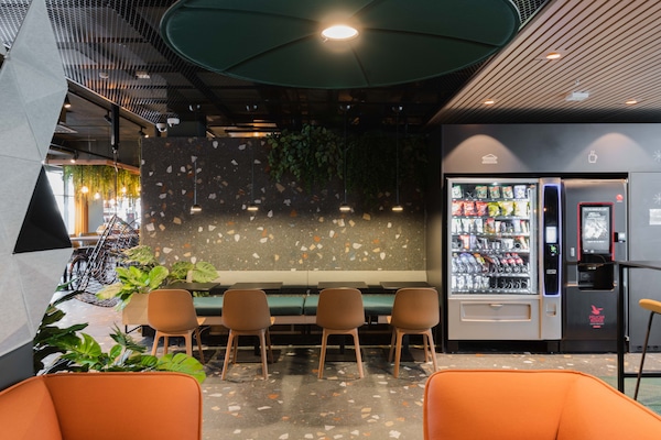 Lobby lounge