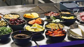 Frukostbuffé varje dag (NOK 165 per person)