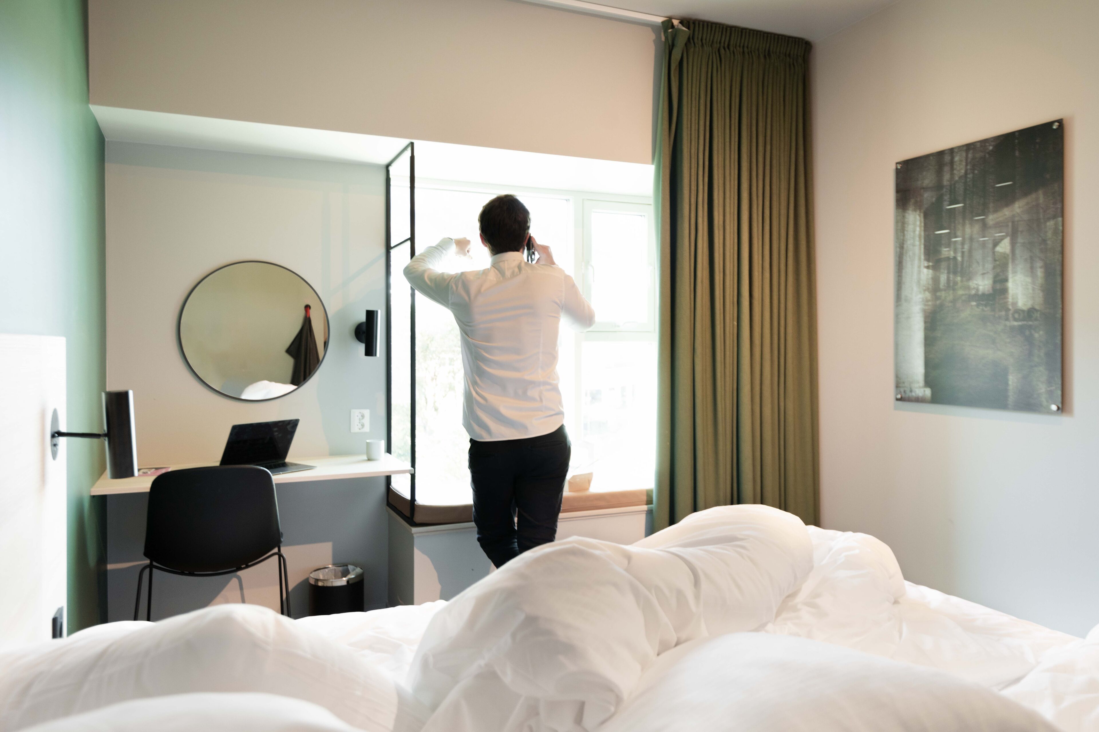 أسرّة بطبقة علوية مريحة ومكتب وتجهيزات عازلة للصوت وواي فاي مجانًا