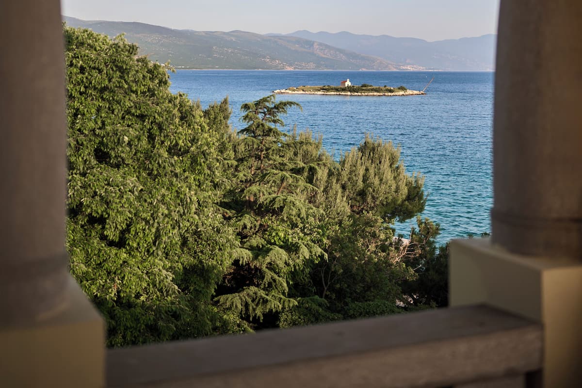 Superior double room with seaside balcony