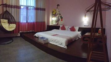 Habitación doble romántica | Escritorio, cortinas blackout y wifi gratis