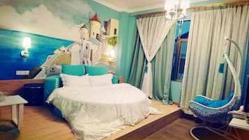 Romantic Double Room | Desk, blackout drapes, free WiFi
