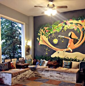 Lobby sitting area - Firefly Inn Mount Danxia (Shaoguan)