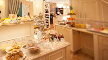 Tägliches inbegriffenes kontinentales Frühstück