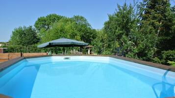 Outdoor pool, pool loungers