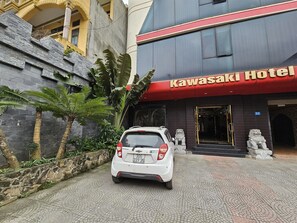 Front of property - Kawasaki Noibai Hotel (Hanoi)