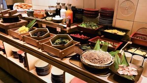 Frokostbuffé hver dag (mot et tillegg)