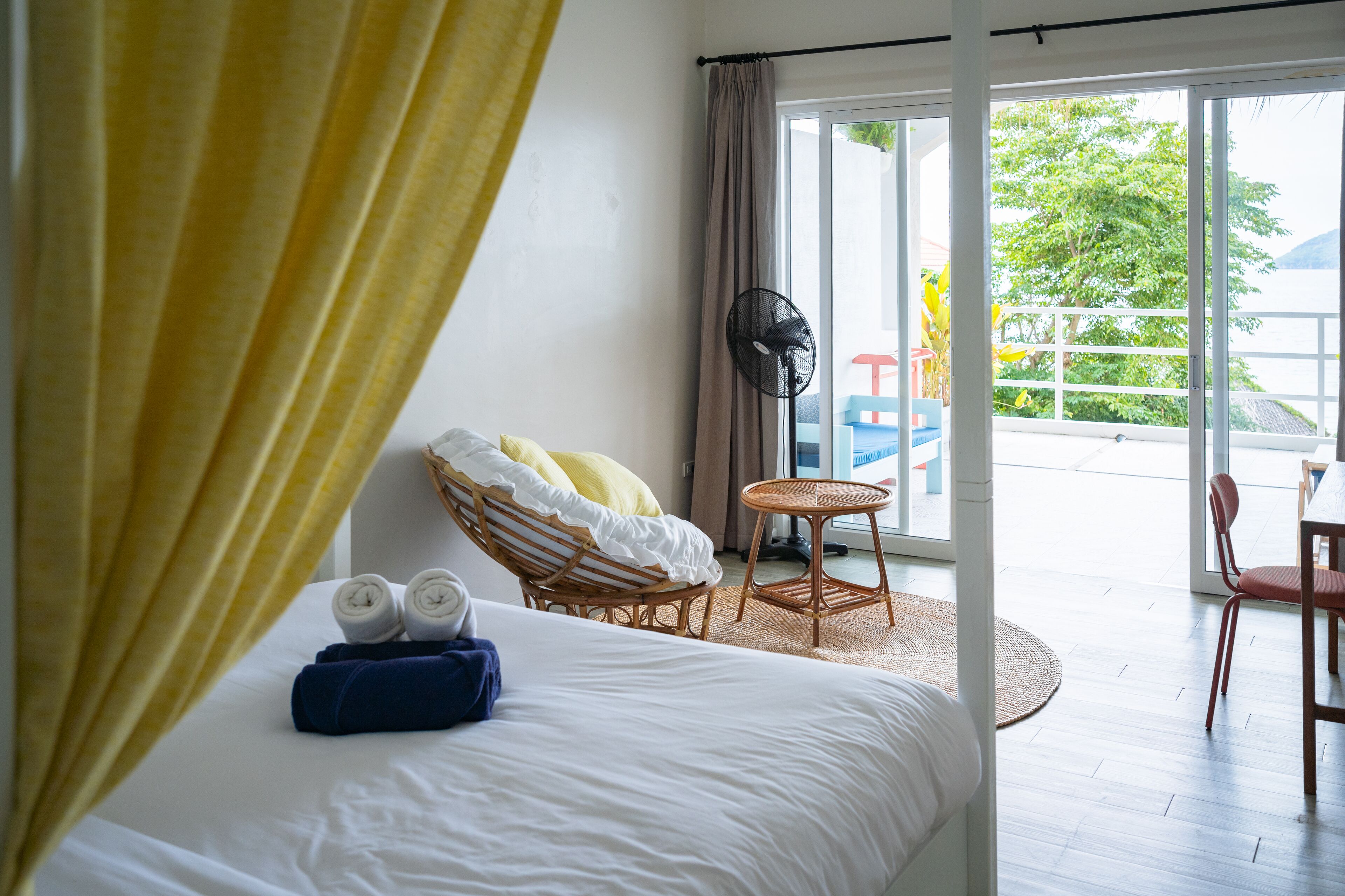 seaside superior room | in-room safe, individually decorated, individually furnished, desk