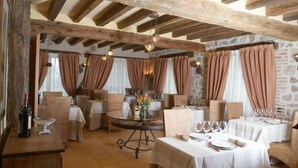 Restaurant - Fuenteplateada (Collado Hermoso)