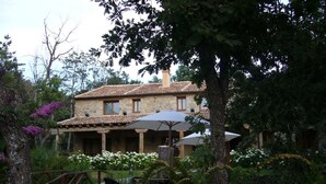 Exterior - Fuenteplateada (Collado Hermoso)