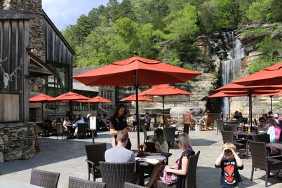 NO STEPS! We'd love to have you as our guests.