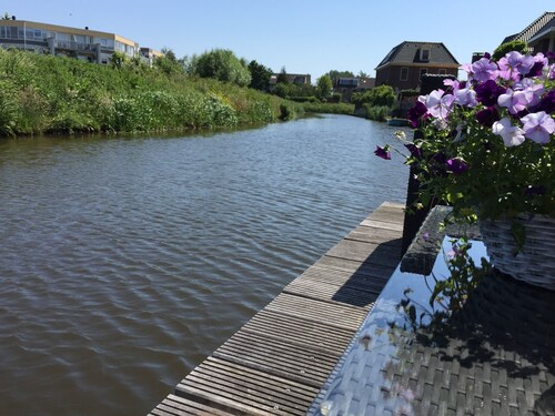 Muy bonito apartamento con gran jardín y cerca de Amsterdam y las playas