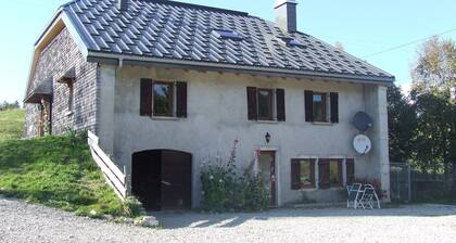 Large renovated family gite, at the foot of the hiking trails and trails, land