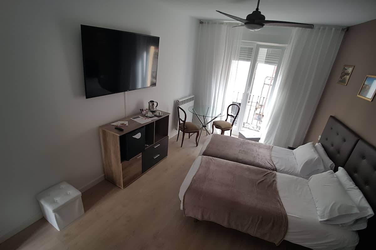 Deluxe Double Room, 1 King Bed | Down duvets, memory-foam beds, minibar, desk