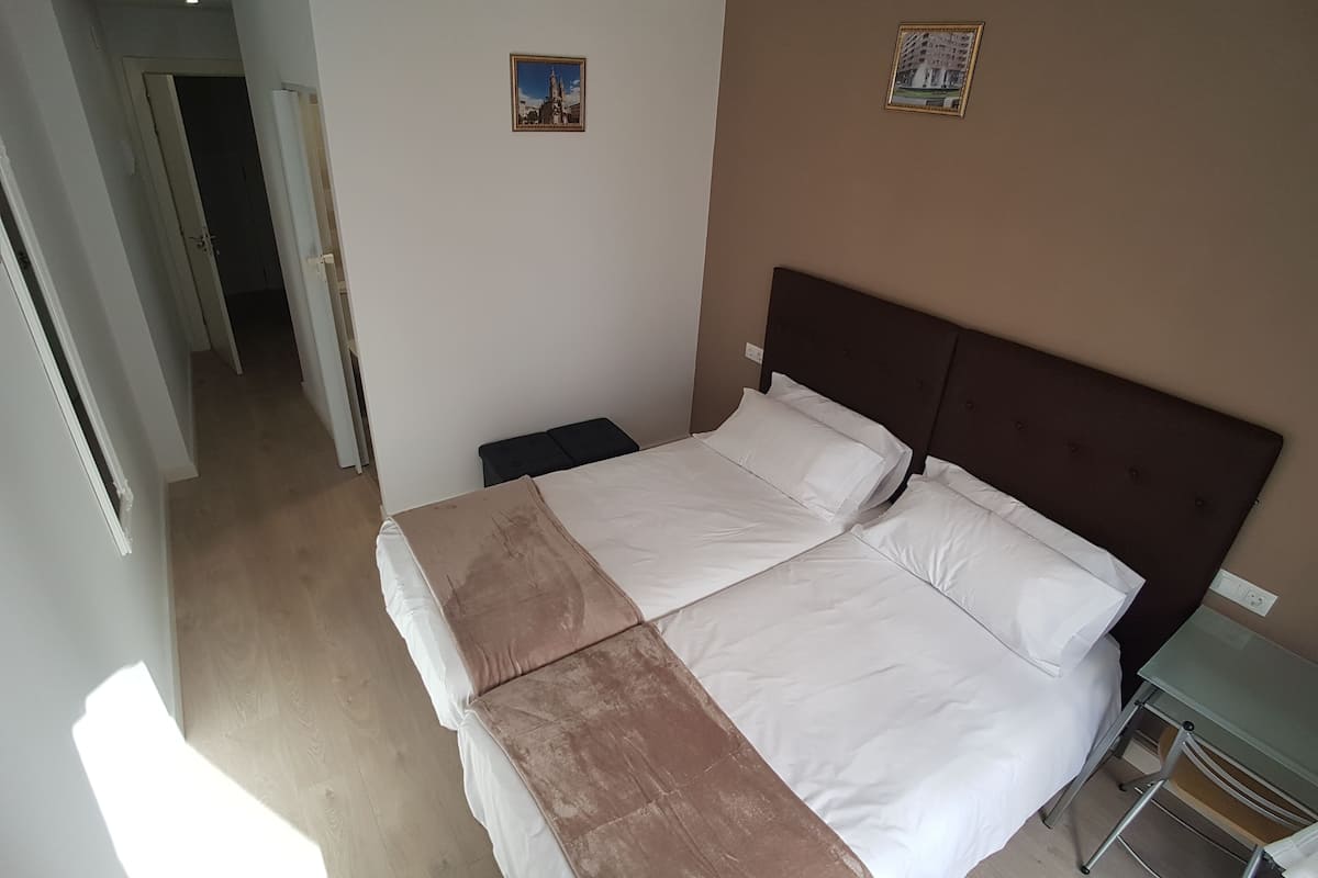 Standard Double Room, 2 Single Beds | Down duvets, memory-foam beds, minibar, desk