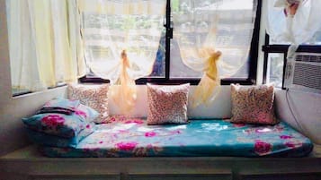 4 bedrooms, WiFi, bed sheets
