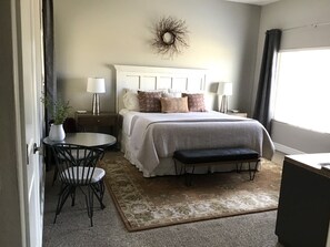 4 chambres, fer et planche à repasser, lit parapluie, Wi-Fi gratuit