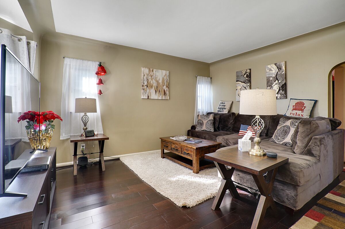 Super Cute & Neat Home of Yours in Ferndale