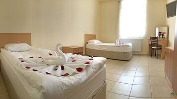 Economy Triple Room | Premium bedding, desk, soundproofing, free WiFi