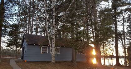 NORTHWOODS cabin. Fish hunt snowmobile Family reunion destination