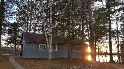 NORTHWOODS cabin. Fish hunt snowmobile   Family reunion destination