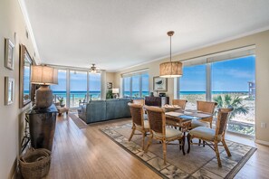 Smart TV - Beautiful Condo on a Beautiful Beach! (Navarre)