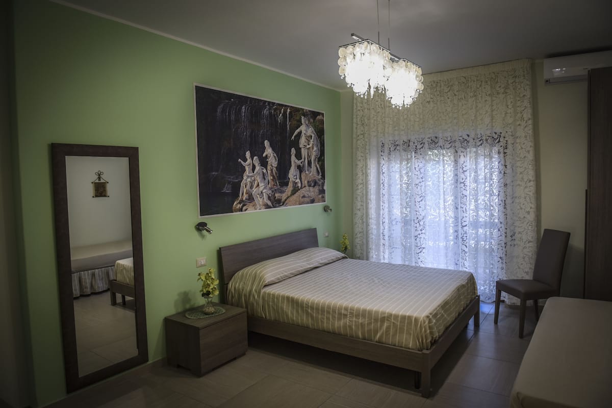 Triple Room, Multiple Beds