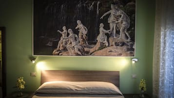 三人房, 多張床 | 書桌、遮光布/窗簾、免費無線上網、床單