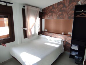 Ropa de cama hipoalergénica, decoración personalizada y escritorio 
