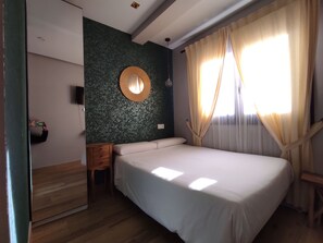 Ropa de cama hipoalergénica, decoración personalizada y escritorio