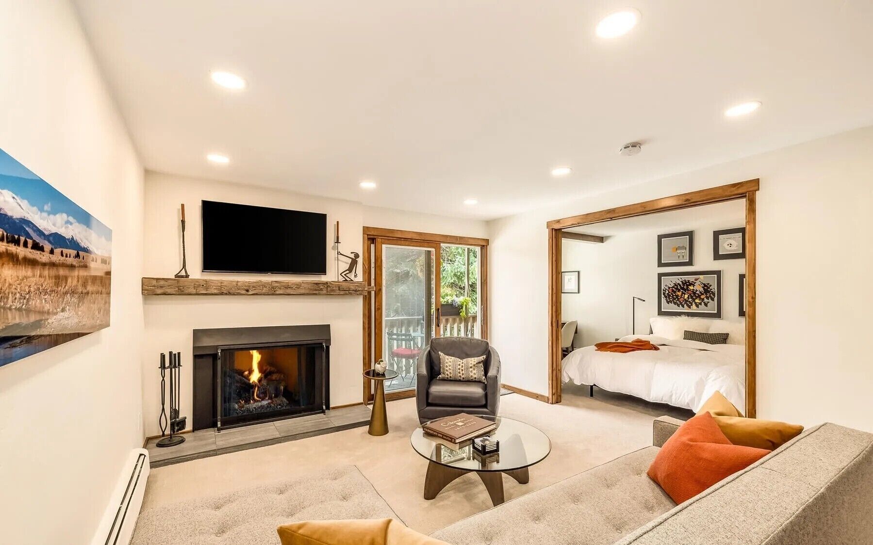 2 slaapkamers, een bureau, een strijkplank/strijkijzer, gratis wifi