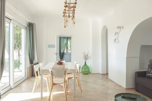 Comfort Apartment, Garden Area (Prugno), Private Jacuzzi | Comedor