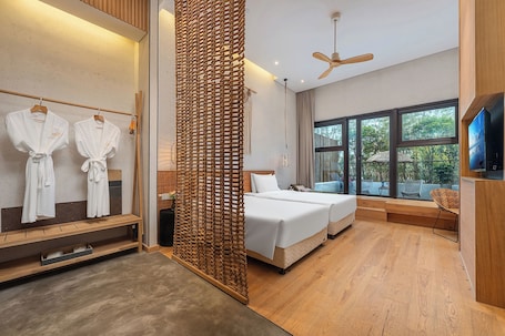 1 bedroom, premium bedding, memory foam beds, in-room safe