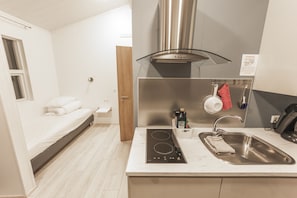 Basic Cabin, 1 Bedroom | Private kitchenette
