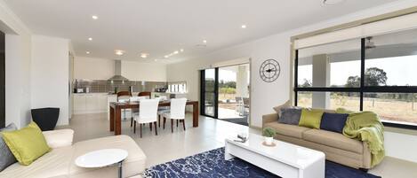 Deluxe House, 4 Bedrooms, Pool Access, Vineyard View | Living area | Flat-screen TV