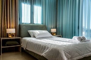Apartment, 4 Schlafzimmer | Zimmersafe, schallisolierte Zimmer, Bügeleisen/Bügelbrett