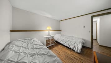 Luksushuoneisto, kylpyhuone makuuhuoneen yhteydessä (Condo 3 bedroom) | 2 makuuhuonetta, vuodevaatteet