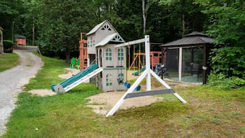Área de juegos infantiles al aire libre