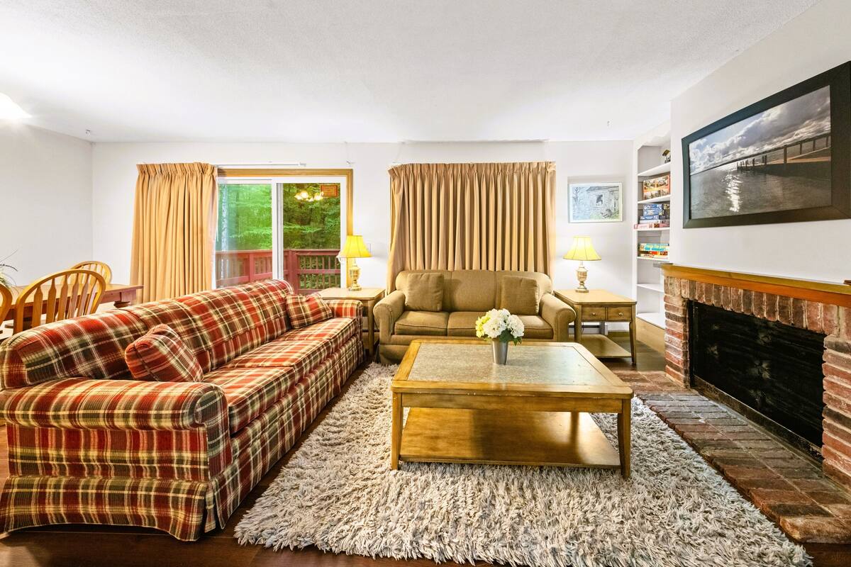 Apartamento superluxo, suíte (Condo 3 bedroom) | Área de estar | Mesa de pingue-pongue