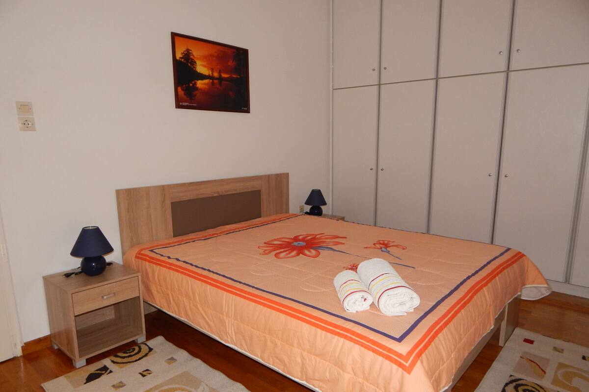 Apartament, 2 dormitoris, balcó, vistes a la muntanya | Escriptori, wifi gratuïta i roba de llit 