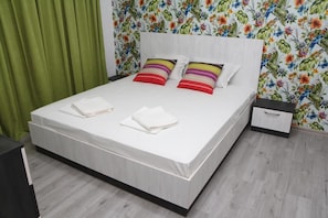 Decoración personalizada, muebles diferentes y escritorio