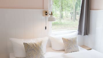 Bungalow, 1 Bedroom | 1 bedroom, iron/ironing board, free cots/infant beds, free WiFi