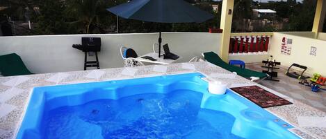 Bồn tắm spa ngoài trời