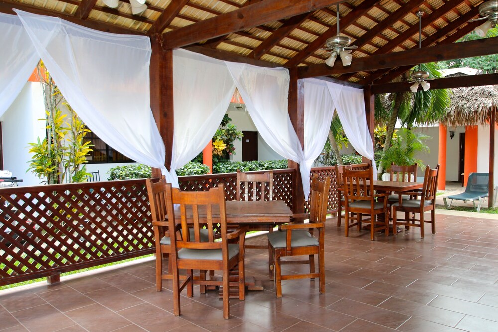 Oasis Adult Resort 4