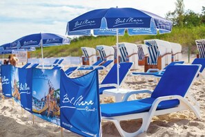 Private beach nearby, white sand, beach bar