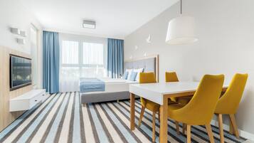 Apartament | Hochwertige Bettwaren, Zimmersafe, laptopgeeigneter Arbeitsplatz